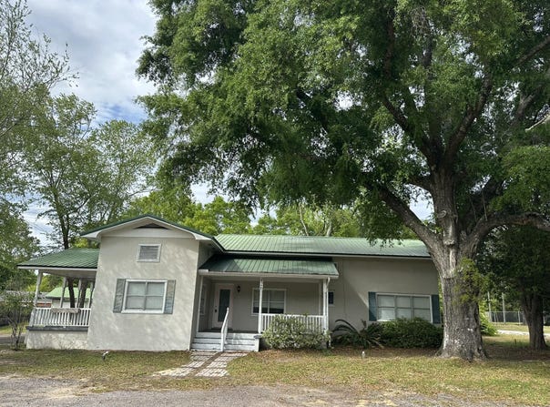 426 W James Lee Boulevard, Crestview, FL 32536