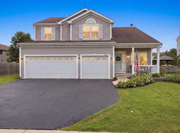 8221 65th Pl, Kenosha, WI 53142