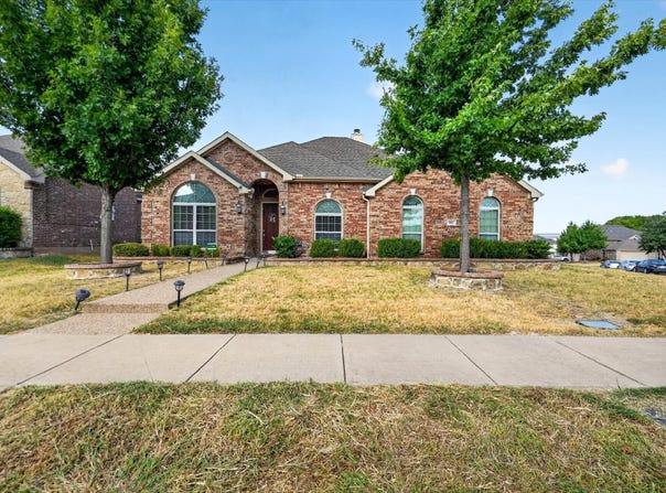 902 Nikki Drive, Cedar Hill, TX 75104