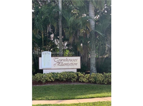 4751 NW 9th Dr, Plantation, FL 33317
