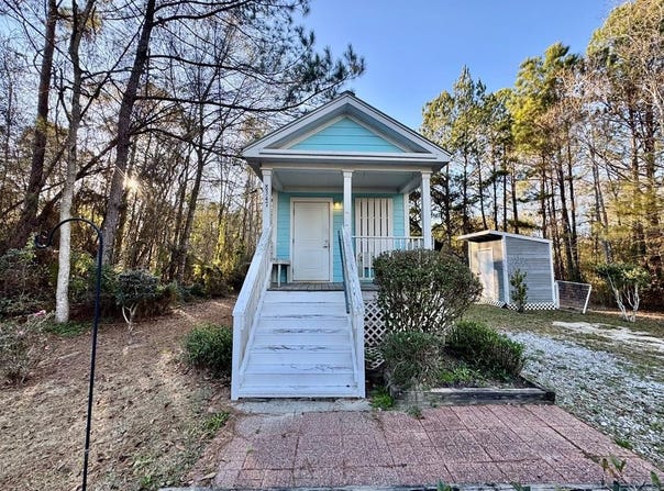 8347 Harrison St, Bay St Louis, MS 39520