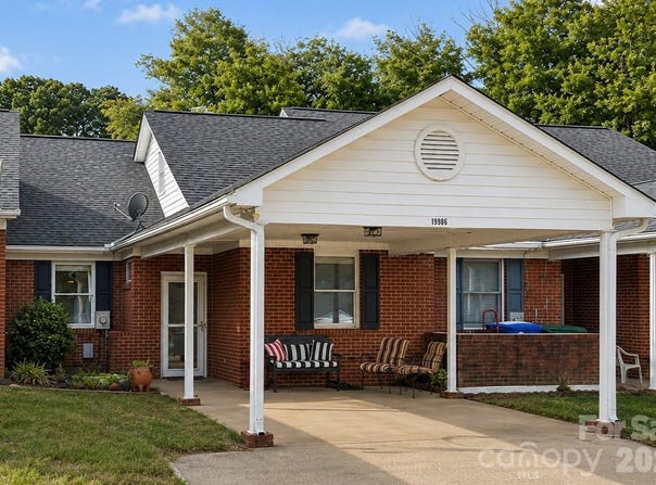 19986 Oak Leaf Circle, Cornelius, NC 28031