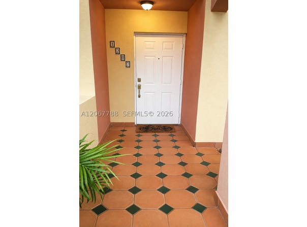 7155 NW 173rd Dr, Hialeah, FL 33015