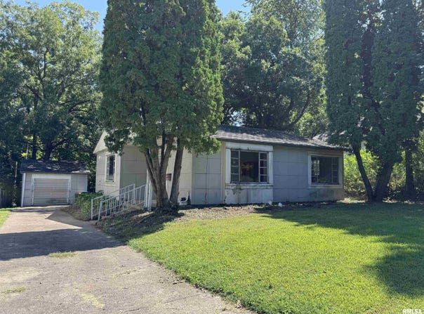 217 CHANDLER Boulevard, Macomb, IL 61455