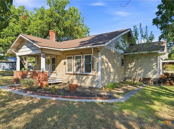202 Avenue E, Rosebud, TX 76570