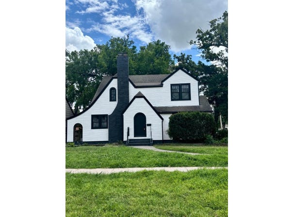 701 E 4th ST, Newton, KS 67114