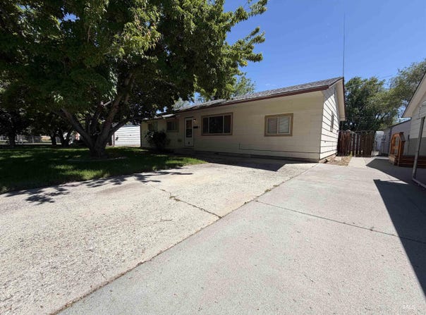 160 S 11th E, Mountain Home, ID 83647