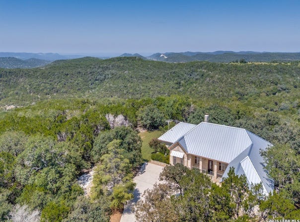 403 DEEP HOLLOW DR, Boerne, TX 78006
