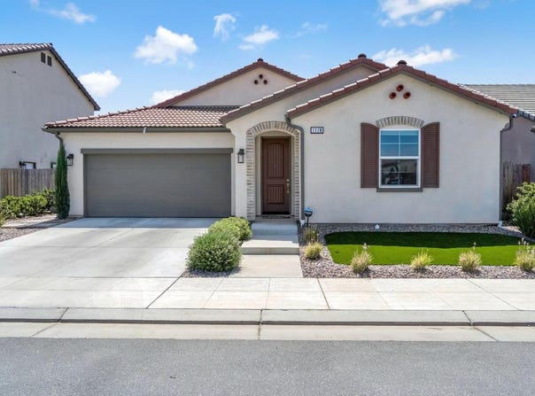 1178 Pinnacle Drive W, Madera, CA 93636