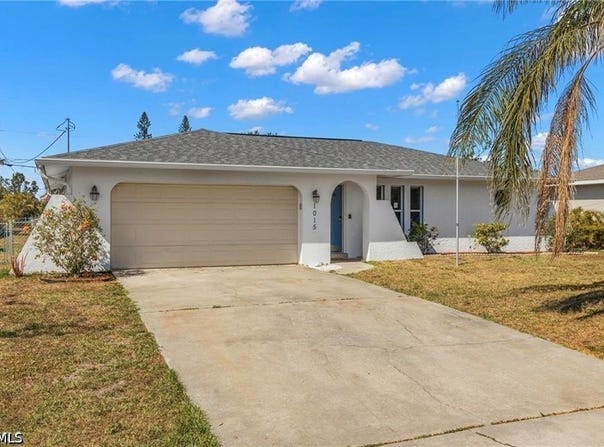 1015 SE 25th Lane, Cape Coral, FL 33904