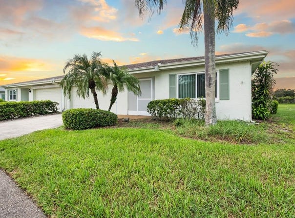 2209 HARTLEBURY Way, SUN CITY CENTER, FL 33573