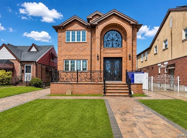27-09 Utopia Parkway, Flushing, NY 11358