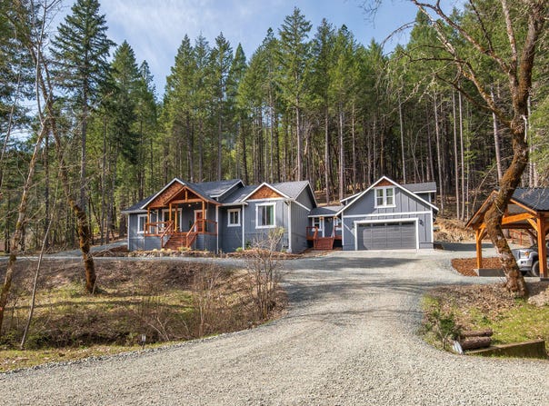 322 Round Prairie Road, Wilderville, OR 97543