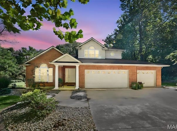 7511 Ingham Lane, Godfrey, IL 62035
