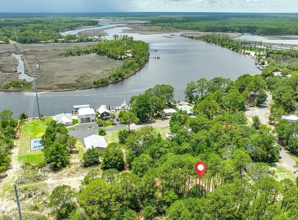 723 Three Rivers Rd, Carrabelle, FL 32322