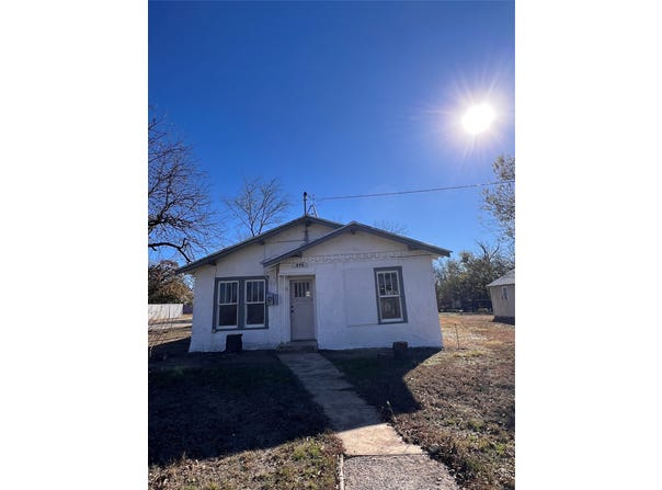316 E 7th Street, Coleman, TX 76834