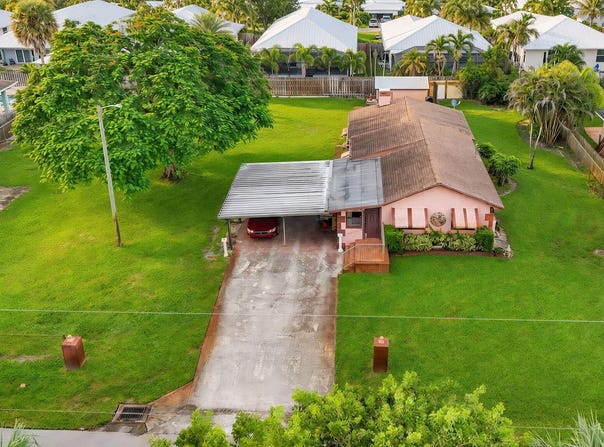 17596 CINQUEZ PARK Road W, Jupiter, FL 33458