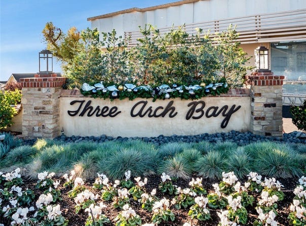 44 S La Senda Drive, Laguna Beach, CA 92651