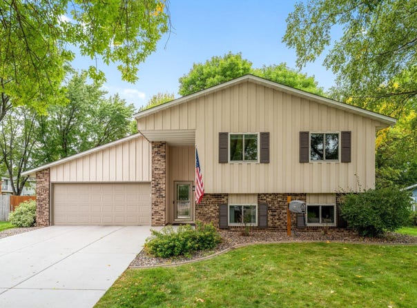7476 Jeffery Lane S, Cottage Grove, MN 55016