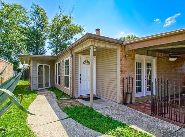 2331 Torrey Pine Dr, Baton Rouge, LA 70816