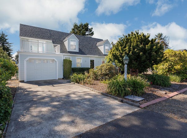 9235 Trout Place, Gleneden Beach, OR 97388