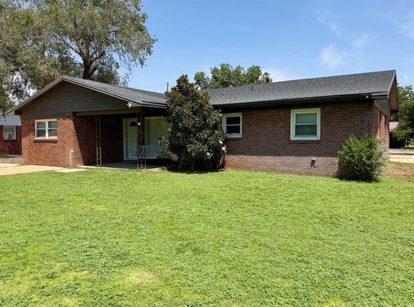 1007 2nd Street, Plains, TX 79355