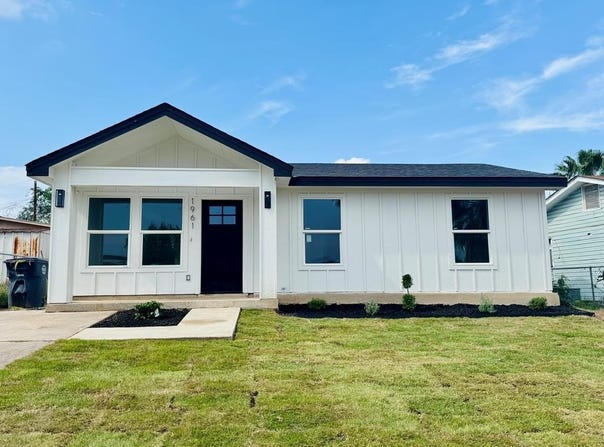 1961 Hoover, Eagle Pass, TX 78852