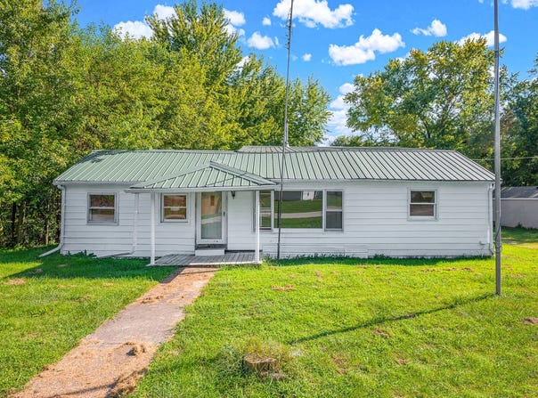 207 E North Street, Heyworth, IL 61745