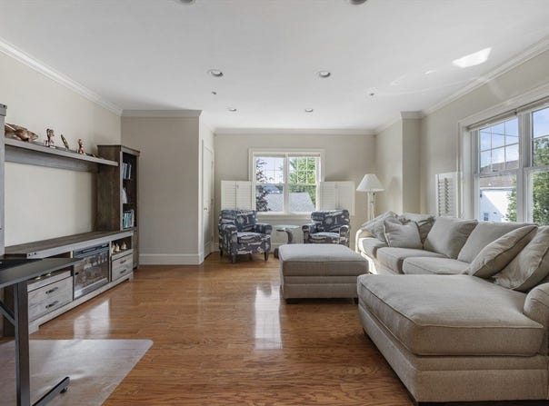 50 Clemence St, Cranston, RI 02920
