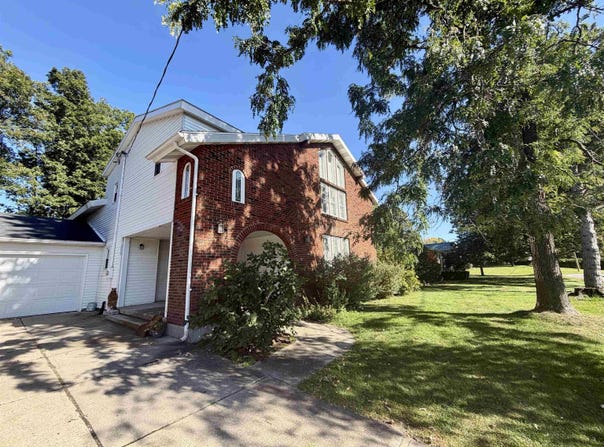 83 Prospect Ave, Massena, NY 13662
