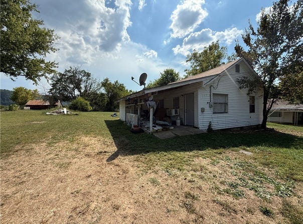 111 S Spring Street, Marshall, AR 72650
