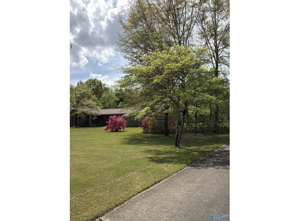 398 Peteet Street, Rainbow City, AL 35906