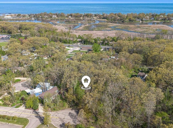 816 & 820 E Indiana Circle, New Buffalo, MI 49117