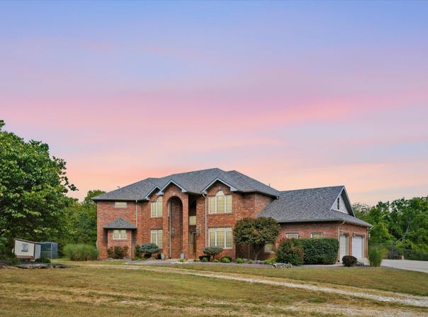1169 E 424th Road, Bolivar, MO 65613