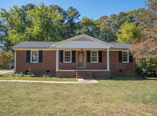 157 Sunset Drive, Cowpens, SC 29330