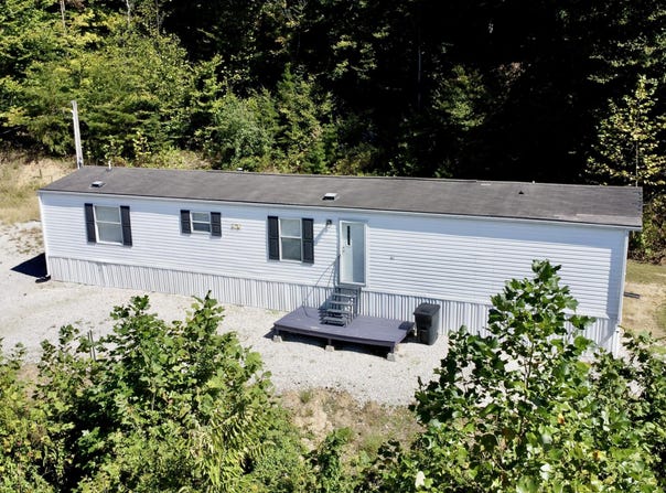239 Howards Creek Road, Sandy Hook, KY 41171