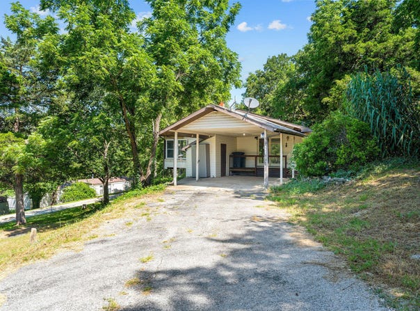 85 Quarterline Drive, Cape Fair, MO 65624