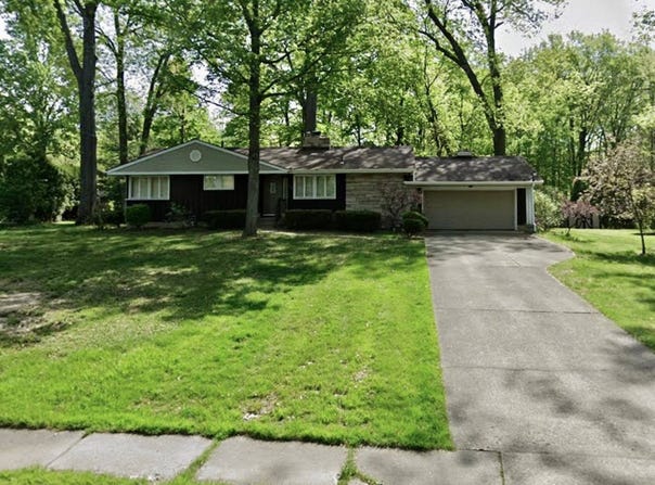 1604 Squaw Creek Dr., Girard, OH 44420