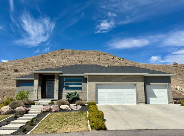 2891 E SUNSET Dr, Eagle Mountain, UT 84005