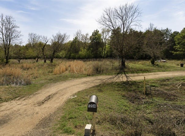 1204 W College ST, Altus, AR 72821
