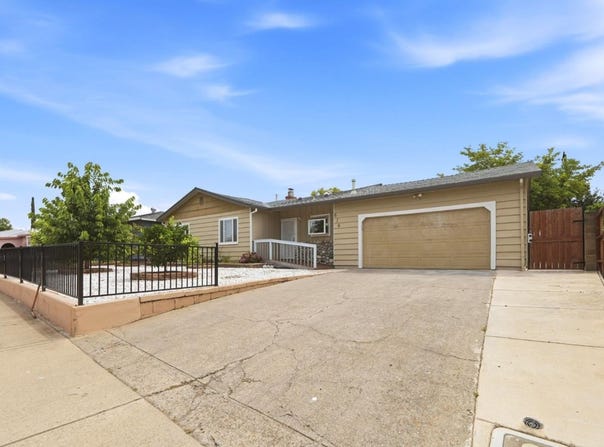 619 Wales DR, FOLSOM, CA 95630