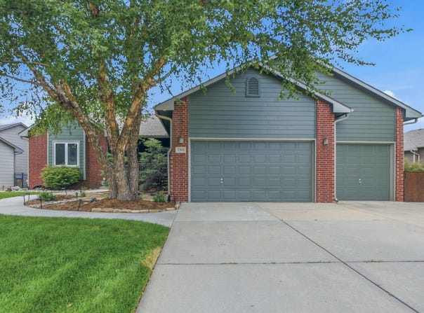 1301 E Rushwood Dr, Derby, KS 67037-3461
