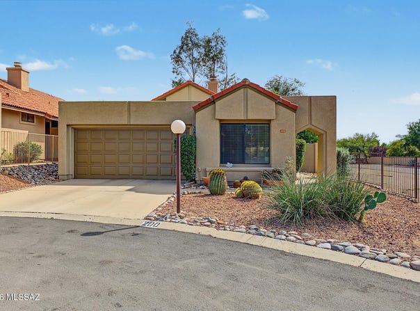 200 E Ridgeland Street, Oro Valley, AZ 85737