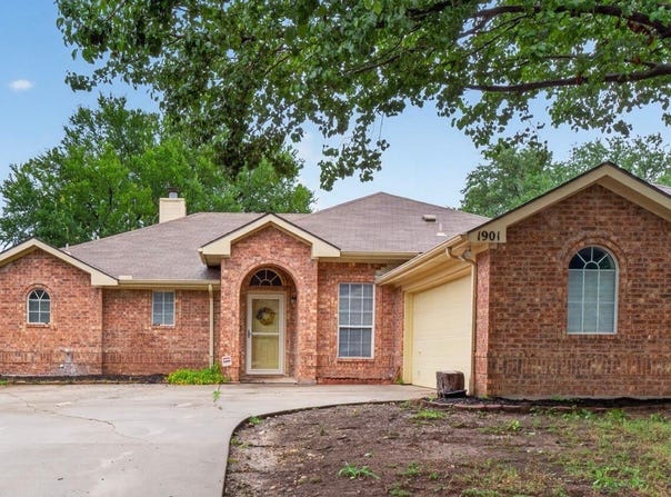 1901 Le Sage Court, Denton, TX 76208