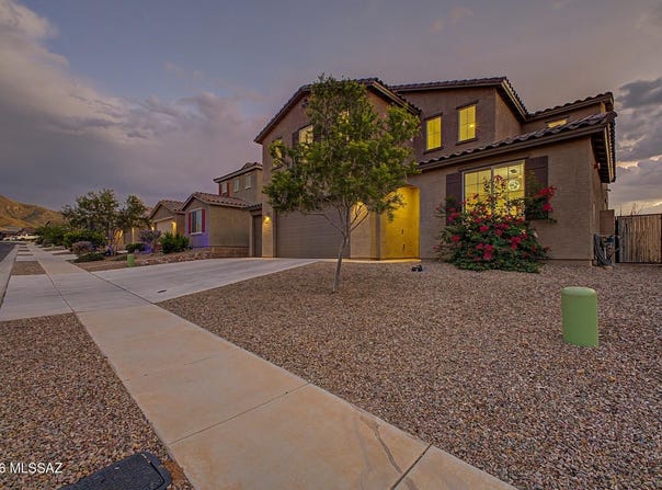 17428 S Nicholas Falls Drive, Vail, AZ 85641