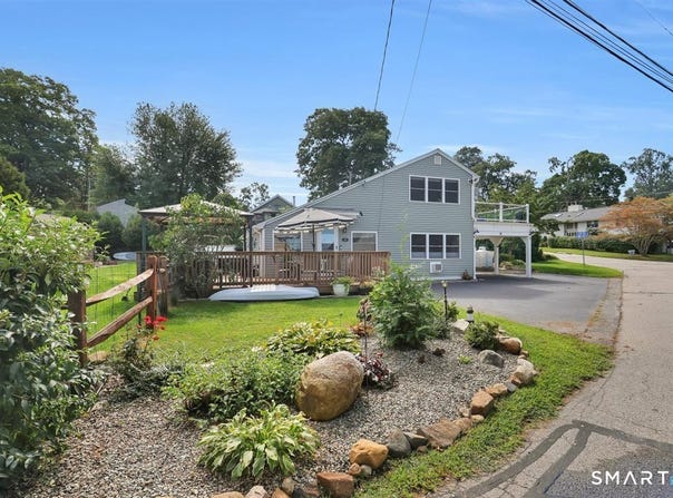16 Hawthorne Road, East Hampton, CT 06424