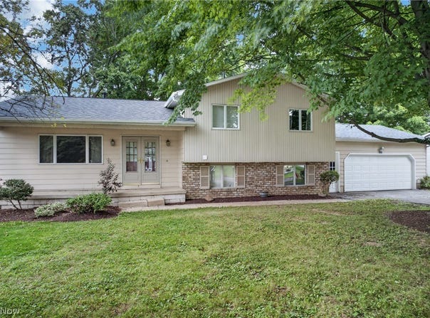 8488 Crystal Drive, Boardman, OH 44512
