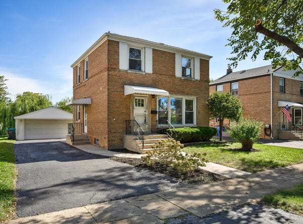 427 E End Avenue, Hillside, IL 60162