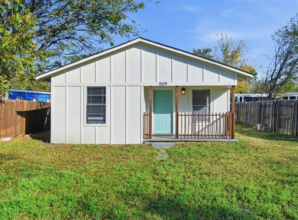 509 E 3rd Street, Lancaster, TX 75146