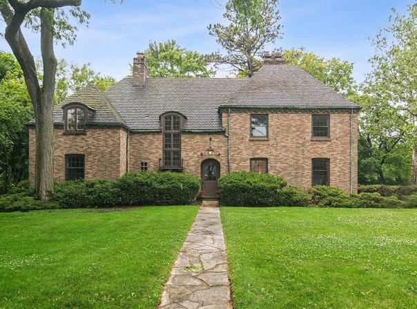 102 Pine Road, Barrington, IL 60010